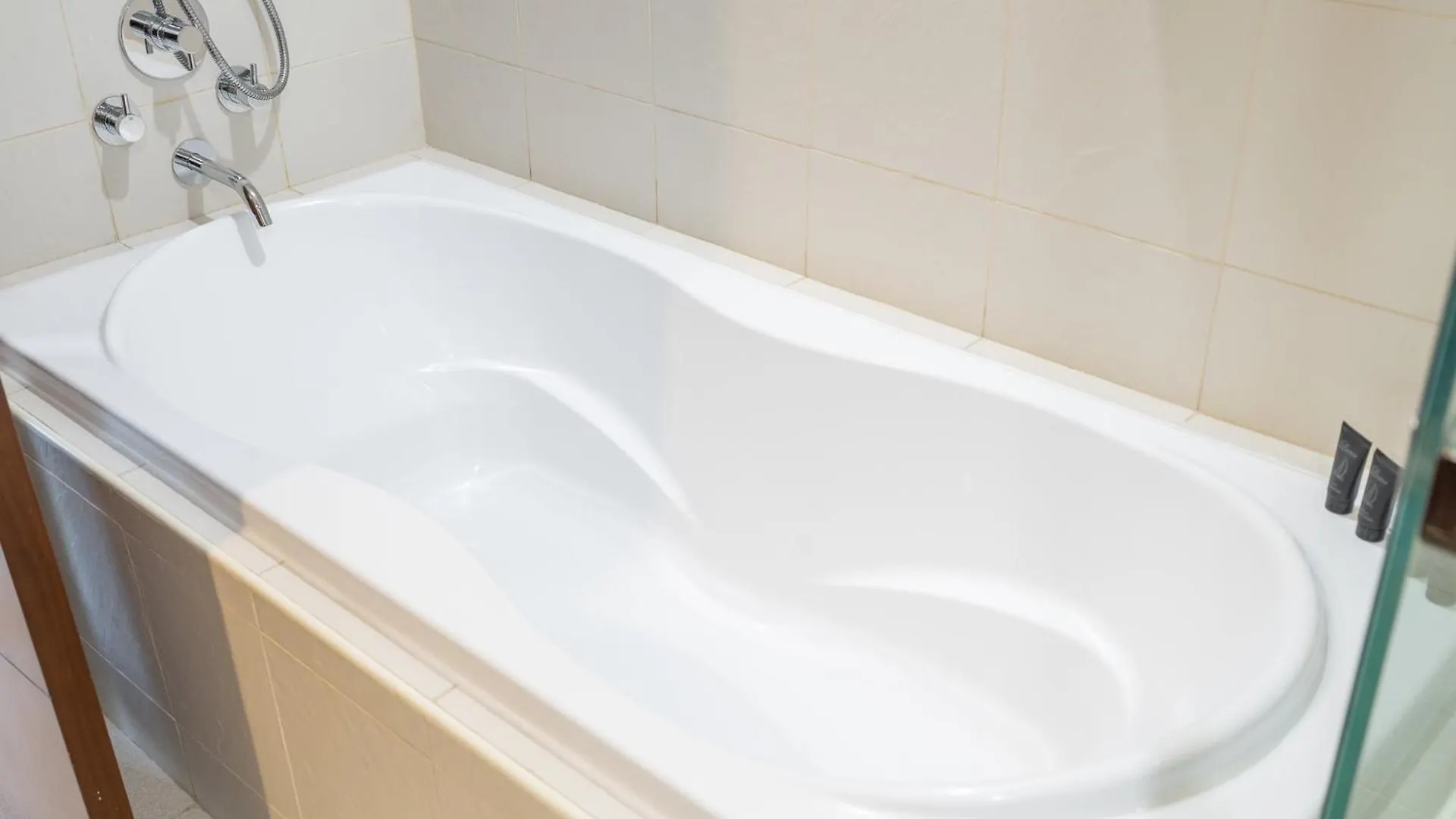 Appartamento Sophisticated And Elegant 2Br In Downntown Dubai 0*,